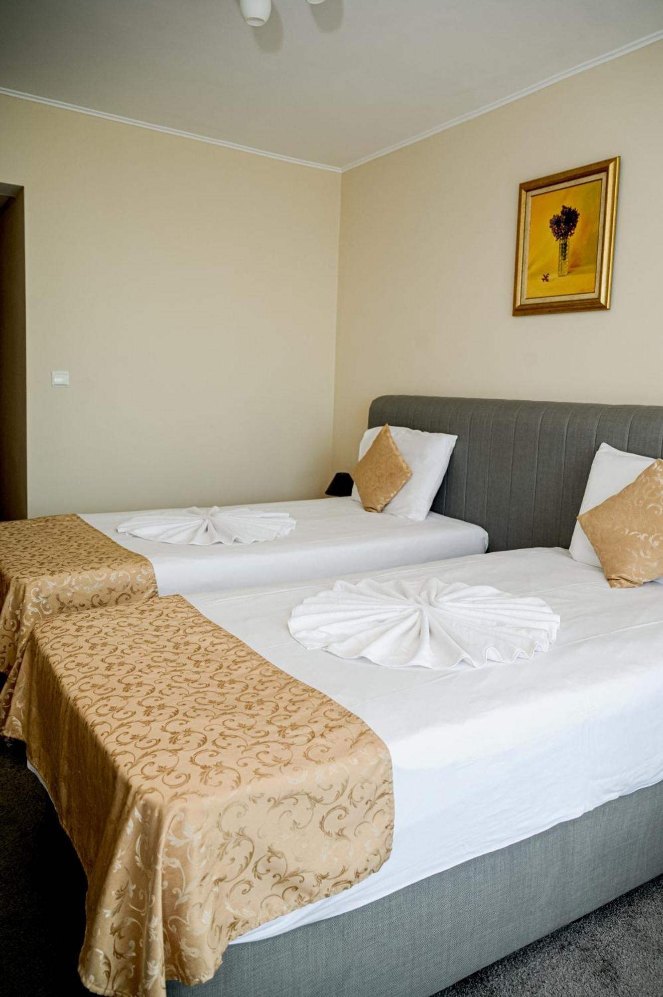 Paradise Hotel & Relax Center Pomorie Exteriér fotografie