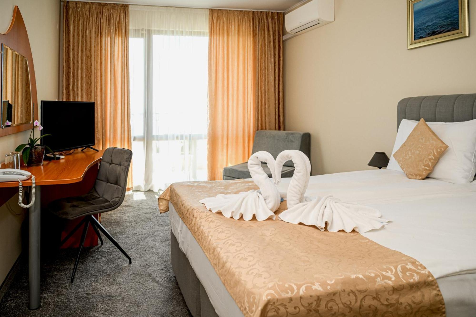 Paradise Hotel & Relax Center Pomorie Exteriér fotografie