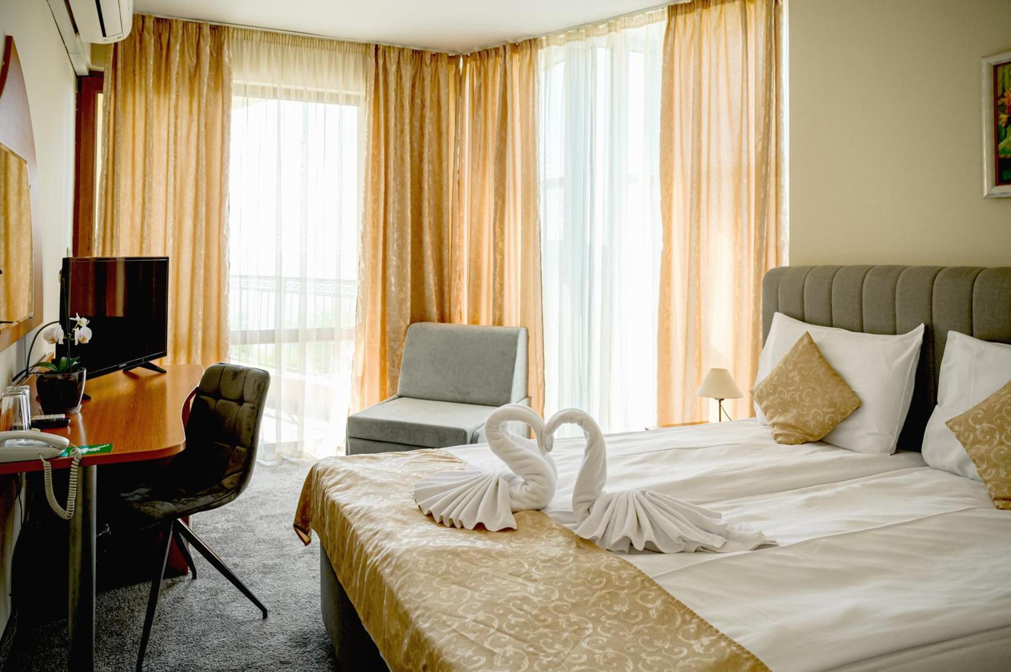 Paradise Hotel & Relax Center Pomorie Exteriér fotografie