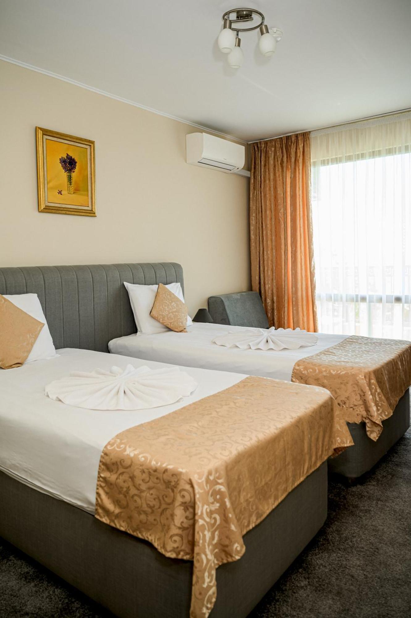 Paradise Hotel & Relax Center Pomorie Exteriér fotografie